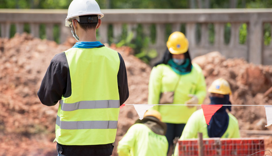 ANSI 107 มาตรฐานแห่งชาติของสหรัฐอเมริกาสำหรับเสื้อผ้าความปลอดภัยในการมองเห็นสูง