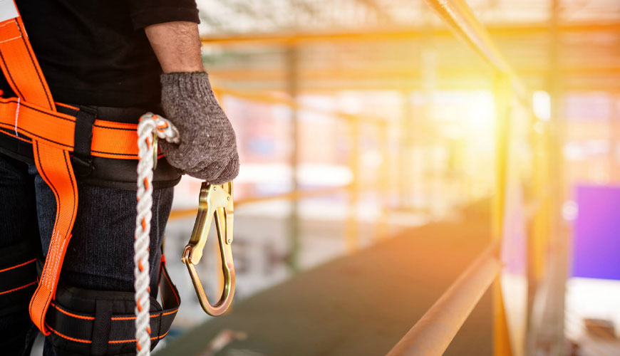 ANSI-ASSE Z359.11 Sicherheitsanforderungen für Ganzkörpergurte