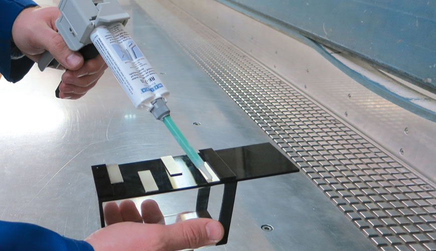 ASTM C1087 Стандартный метод испытаний для определения совместимости жидких герметиков с аксессуарами, используемыми в системах структурного остекления