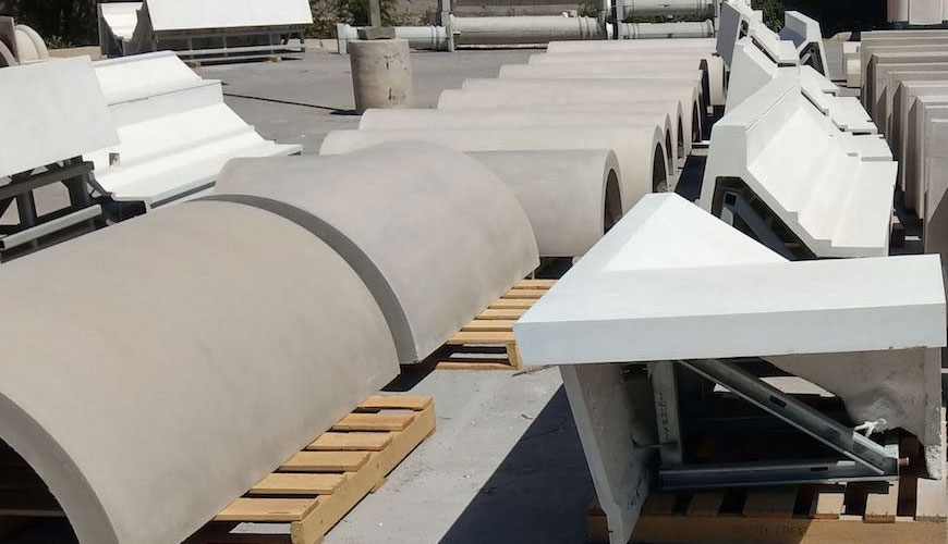 Standardna preskusna metoda ASTM C1230 za izvajanje nateznih preskusov na lepilnih blazinicah iz betona, armiranega s steklenimi vlakni (GFRC).