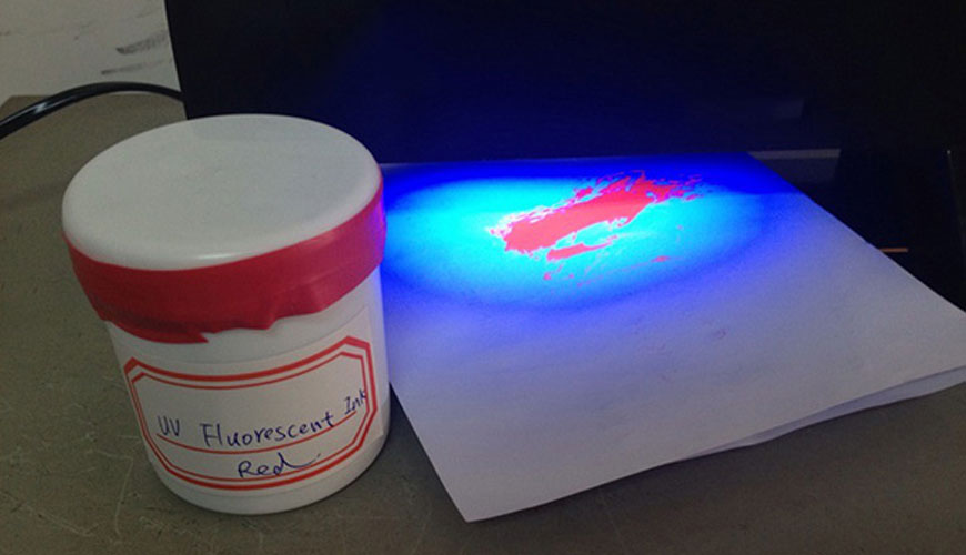 ASTM D4587 Standardna praksa za izpostavljenost barve in sorodnih premazov fluorescentnemu UV kondicioniranju