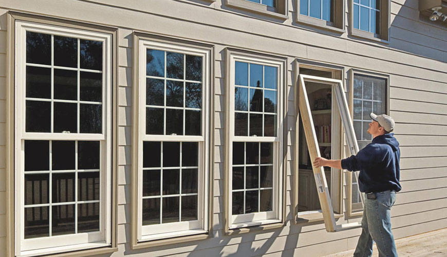 ASTM E331 Preskusna metoda za vodoprepustnost zunanjih oken, strešnih oken, vrat in zavesnih sten z enakomerno statično razliko zračnega tlaka