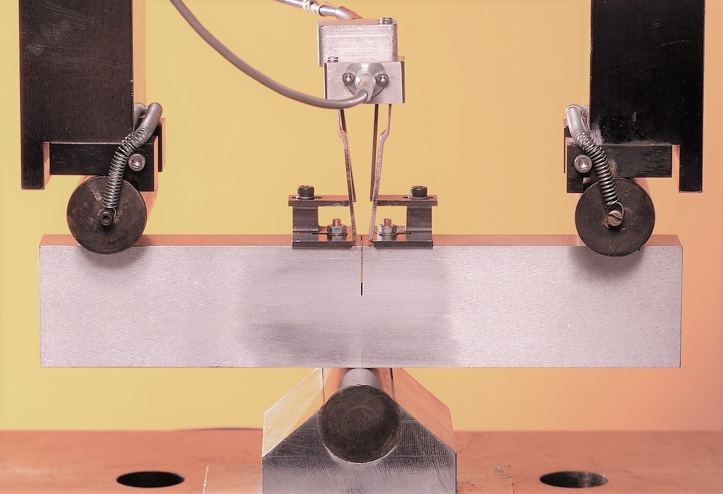 CTOD Testi (Çatlak Ucu Açma Yer Değiştirme Testi)