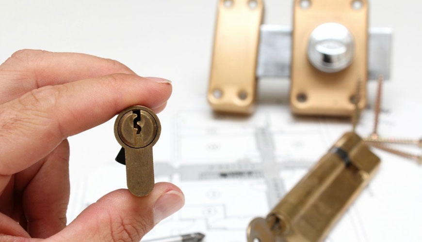 Profilni cilindri DIN 18252 za ​​ključavnice vrat - preskusne metode za terminologijo, mere, zahteve