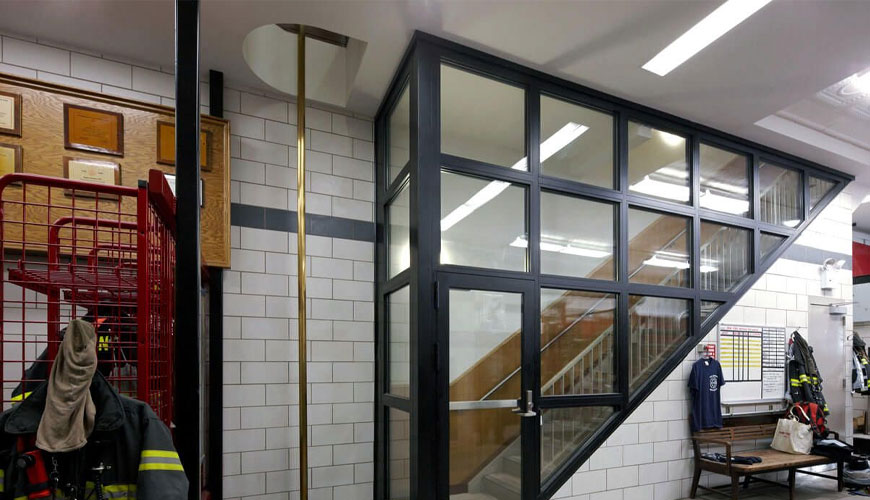 DIN 4102-5 Požarno obnašanje gradbenih materialov in gradbenih komponent - požarne pregrade, pregrade v jaških dvigal in ognjeodporno steklo