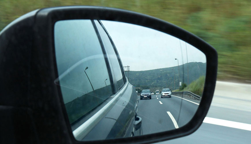ECE R46 szabványos teszt a járművek közvetett látású eszközeinek értékeléséhez