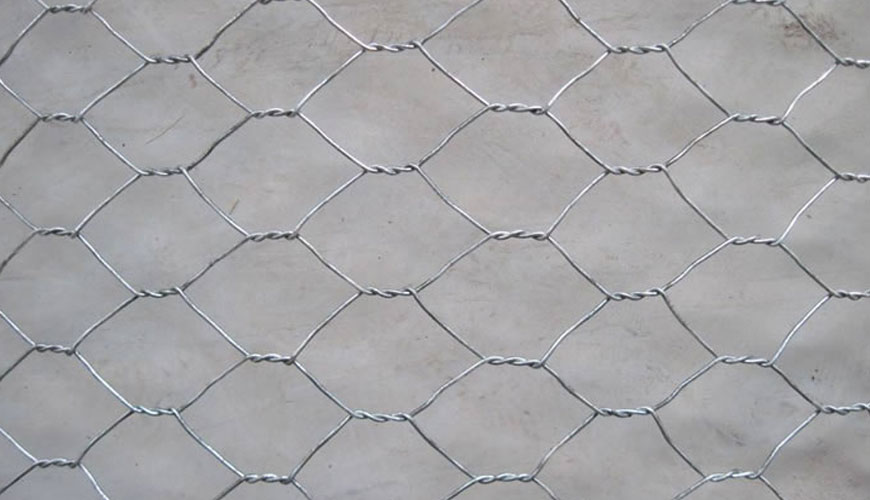 EN 10223-3 Jeklena žica in žični izdelki za ograje in mreže - Heksagonalni izdelki iz jeklene žične mreže