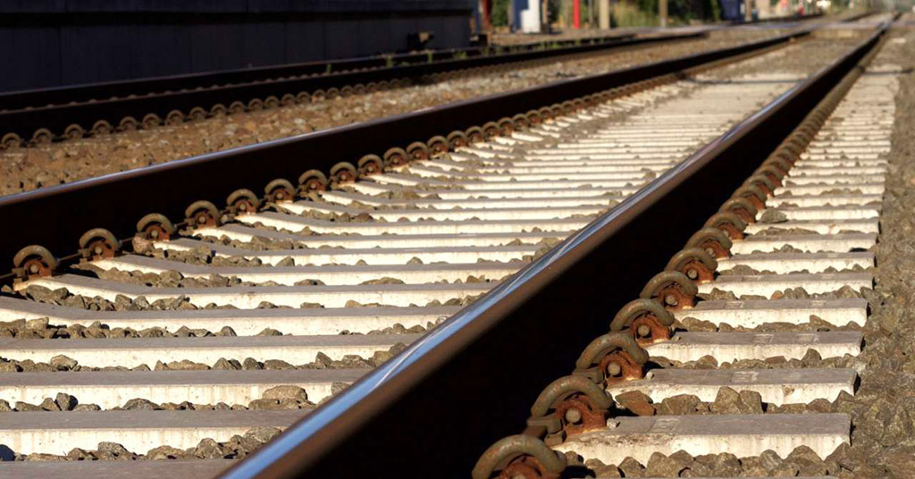 EN 13674-1 برنامه های راه آهن - خط راه آهن - راه آهن - قسمت 1: ریل های راه آهن Vignole از 46 کیلوگرم در متر و بالاتر