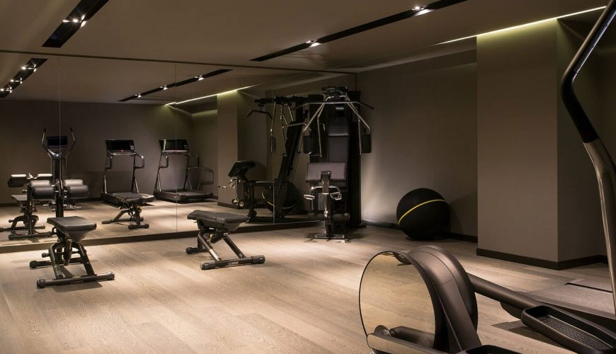 EN 13745 Spor Alanları için Yüzeyler - Aynasal Yansımanın Belirlenmesi Testi