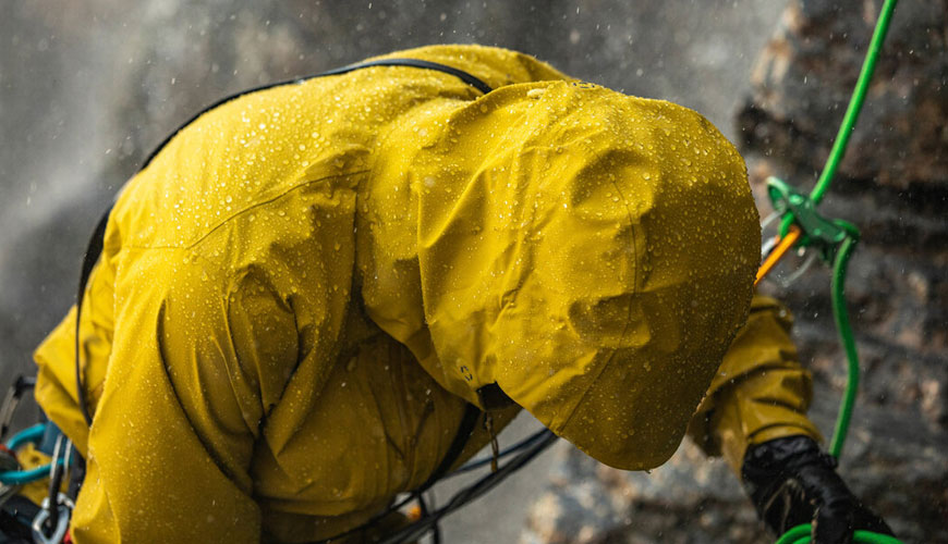 EN 14360 Yağmura Karşı Koruyucu Giysi - Hazır Giyim için Test Yöntemi