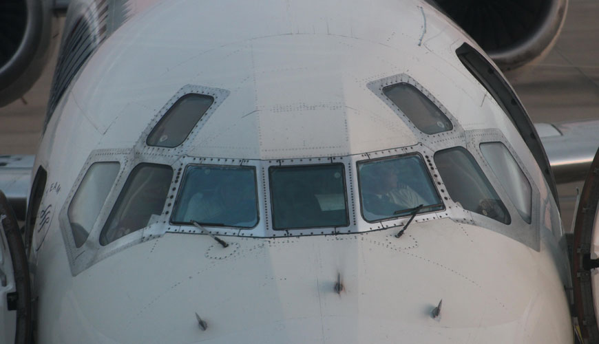 EN 2155-6 Aerospace Series - Prozorni materiali za letalsko steklo - Testna metoda za ugotavljanje optičnih napak