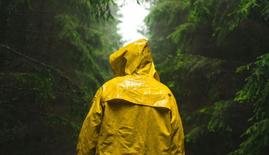 EN 343 Zaščitna oblačila – Standard za preskus zaščite pred dežjem