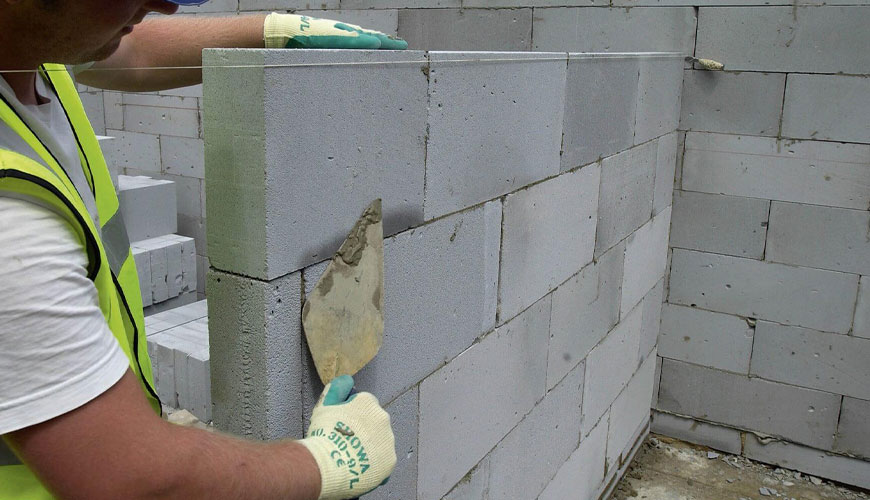 EN 772-11 Phương pháp thử cho các khối xây - Phần 11: Bê tông cốt liệu - Bê tông khí chưng áp - Xác định tỷ lệ hấp thụ nước của các khối xây bằng đá nhân tạo và đá tự nhiên do hoạt động mao dẫn