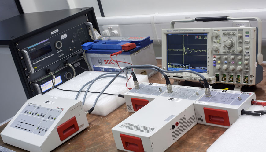 EN IEC 61000-4-18 Elektromanyetik Uyumluluk (EMC) - Bölüm 4-18: Test ve Ölçüm Teknikleri - Sönümlü Salınımlı Dalga Bağışıklık Testi