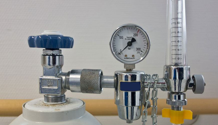 EN ISO 10524-2 Regulatorji tlaka za uporabo z medicinskimi plini, 2. del: Preskusni standard za regulatorje tlaka razdelilnika in cevi