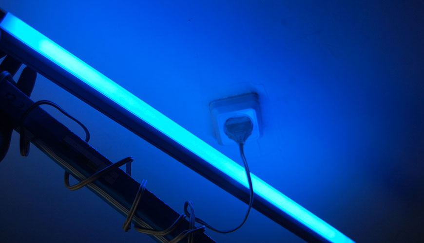 EN ISO 11507 Izpostavljenost premazov umetnim vremenskim razmeram – izpostavljenost fluorescenčnim UV žarnicam in vodi