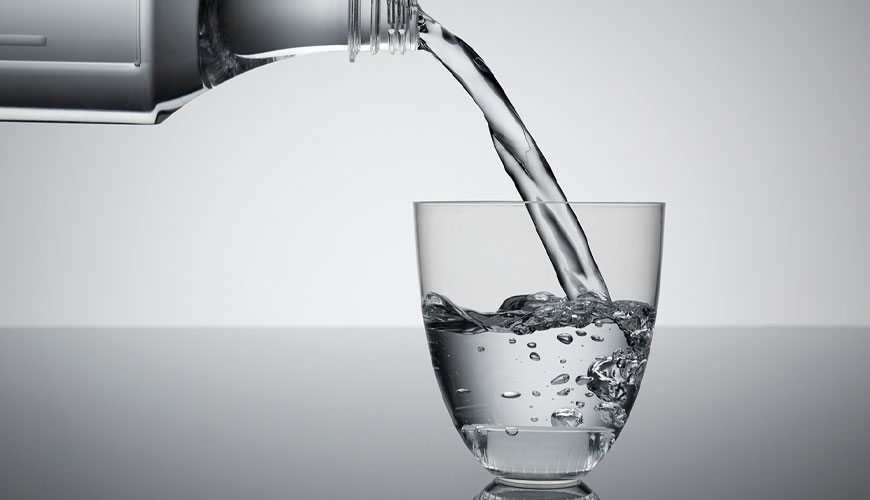 EN ISO 6271-2 Prozorne tekočine, Ocena barve po platinsko-kobaltovi lestvici, 2. del: Standardni preskus za spektrofotometrično metodo