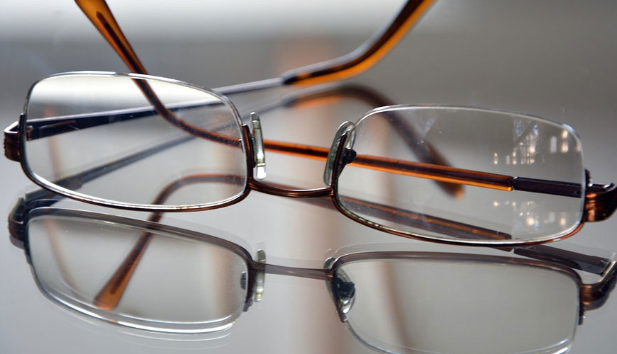 EN ISO 8980-1 Oftalmološka optika - Nebrušene končne leče za očala - 1. del: Test specifikacij za leče z enim žariščem in več žarišč