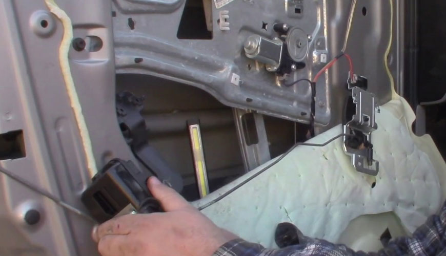 GMW 15020 Kapı Kilit Karşılıklarının Yorulma Testi