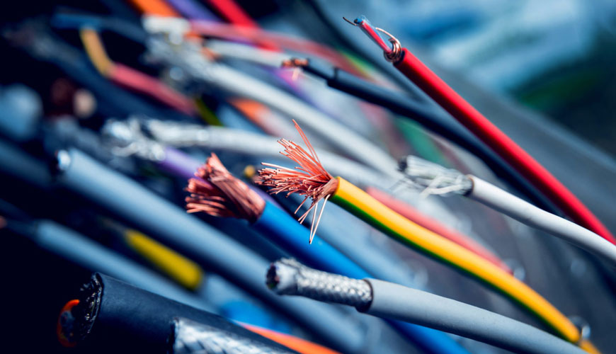 IEC 60287-1-2 Električni kabli, izračun nazivnega toka, preskusni standard faktorjev izgube na vrtinčni tok za dva vezja v ravni obliki