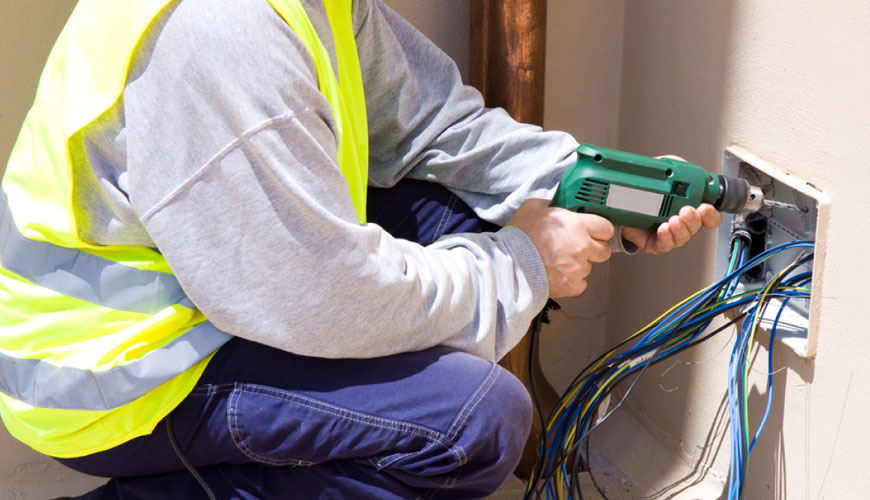 IEC/EN 60670-1 Ohišja in ohišja za električne dodatke za gospodinjske in podobne fiksne električne napeljave - 1. del: Splošne zahteve