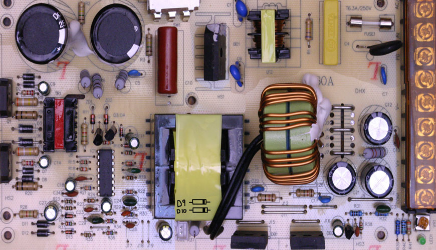 IEC EN 61000-2-2 Elektromanyetik Uyumluluk (EMC) - Bölüm 2-2: Çevre - Düşük Frekanslı İletilen Bozulmalar ve Genel Düşük Voltajlı Güç Kaynağı Sistemlerinde Sinyalizasyon için Uyumluluk Seviyeleri Testi