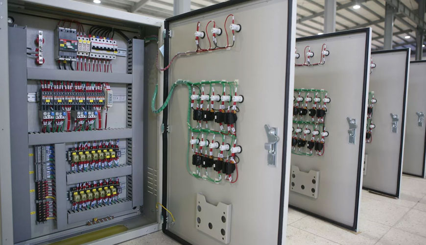 Bộ điều khiển và thiết bị đóng cắt điện áp thấp theo tiêu chuẩn IEC EN 61439-3 - Phần 3: Kiểm tra bảng phân phối dành cho người bình thường vận hành