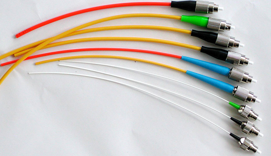 IEC EN 61754-13 Vmesniki konektorjev z optičnimi vlakni - Standardna preskusna metoda za konektor FC-PC