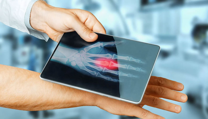 IEC EN 80001-1 Tıbbi Cihazları İçeren BT Ağları için Risk Yönetiminin Uygulanması - Bölüm 1: Bağlı Tıbbi Cihazların veya Bağlı Sağlık Yazılımının Uygulanmasında ve Kullanımında Güvenlik Standardı