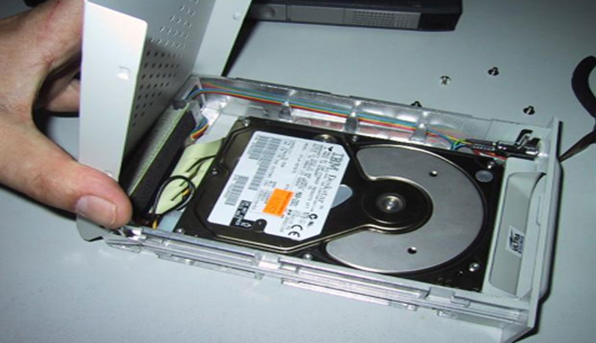 ISO IEC 20162 มาตรฐานการทดสอบเทคโนโลยีสารสนเทศสำหรับการแลกเปลี่ยนข้อมูลในตลับดิสก์ออปติคัล 300 มม. ของประเภท WORM (เขียนครั้งเดียว อ่านจำนวนมาก) โดยใช้เอฟเฟกต์ที่ไม่สามารถย้อนกลับได้