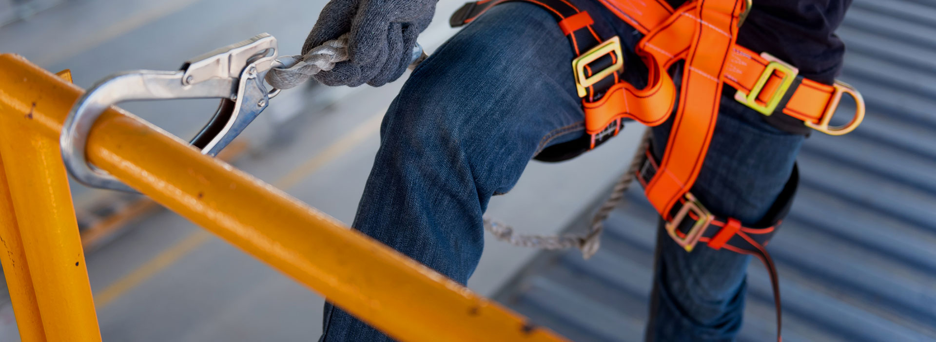 ANSI-ASSE Z359.11 Safety Requirements for Whole Body Harnesses