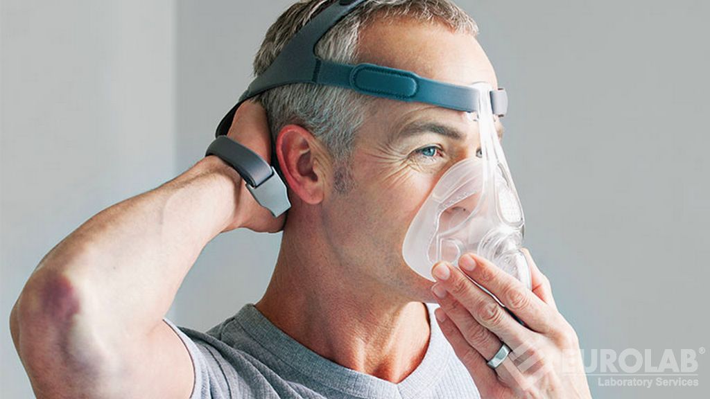 Где теперь будет проходить маска. Рото-носовая маска Simplus Fisher Paykel. Маска для сипап терапии. Маска для храпящих людей. Кислородная маска для сна.