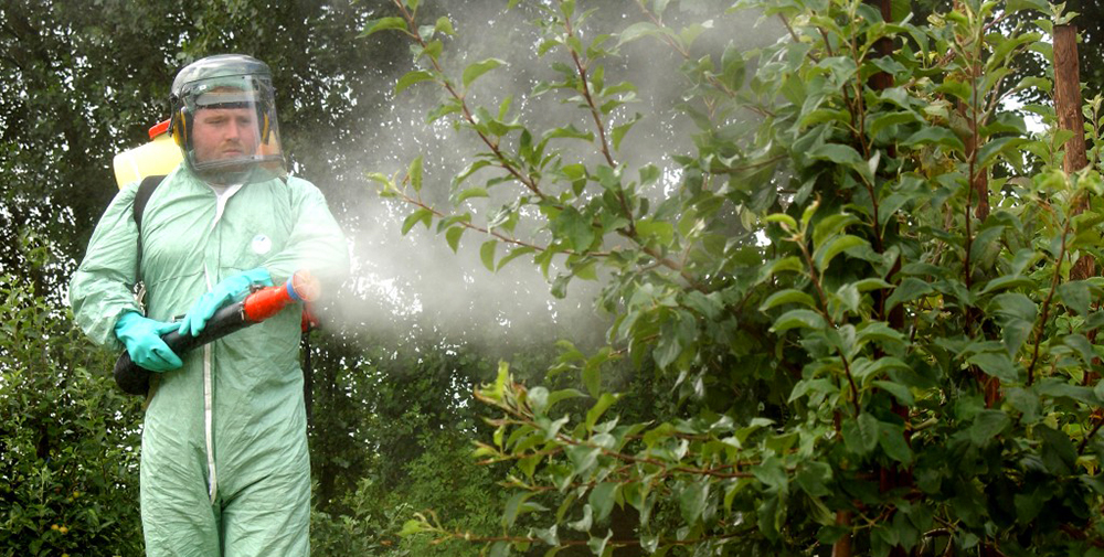 Zaščitna oblačila, ki jih nosijo izvajalci, ki uporabljajo TS EN ISO 27065 Pesticide