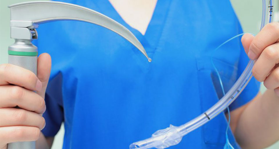 TS EN ISO 7376 Anestezija in dihalna oprema - laringoskopi za intubacijo sapnika