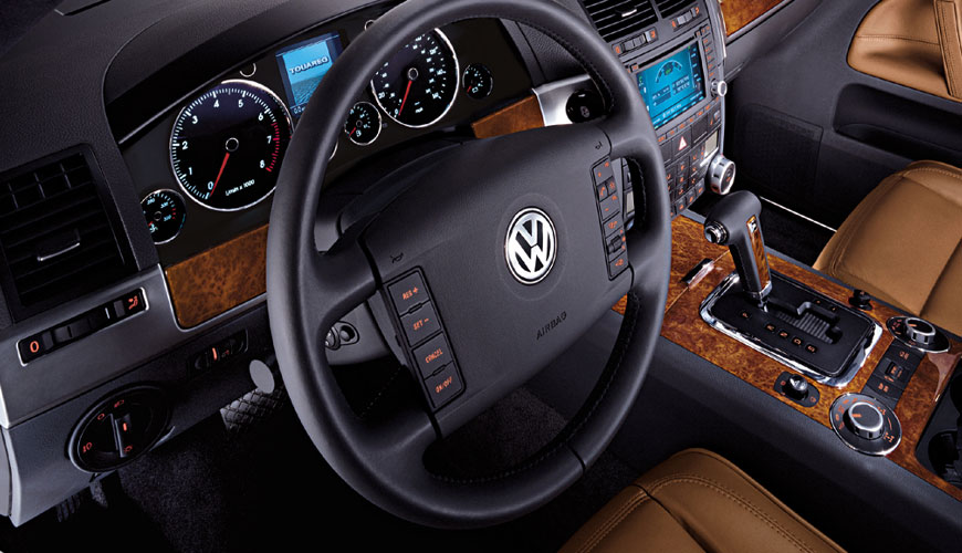 Kiểm tra tiêu chuẩn VW 50190 để đánh giá đo lường về màu sắc và độ bóng