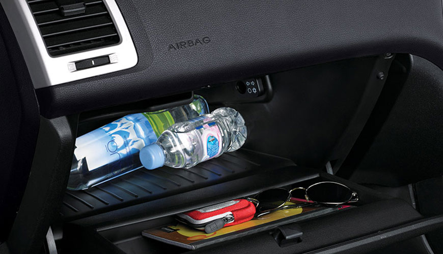 VW PV 1303 Metalik Olmayan Malzemeler - Yolcu Bölmesi Bileşenlerinin Maruz Kalma Testi